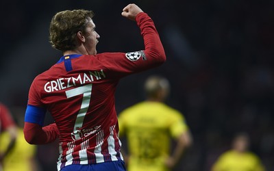 乐鱼电竞快讯-于帕梅卡诺这传球视野开阔