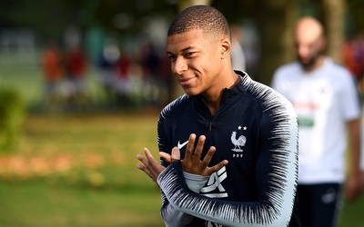 乐鱼电竞热评-利物浦女足绝杀后全城狂欢